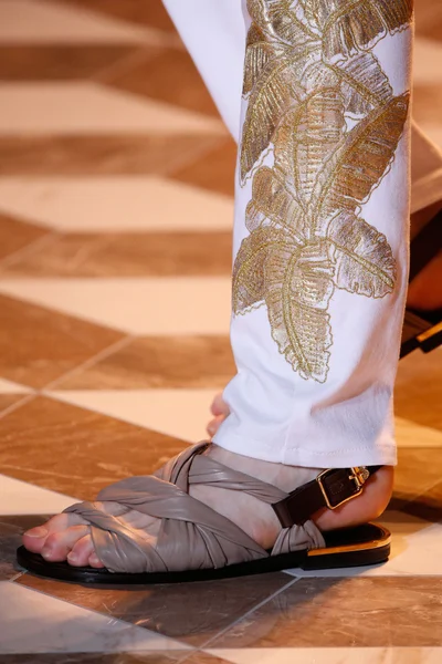 Look 33